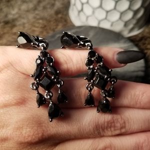 ☀️ 2/$20 Black Dangle Clip on Earrings